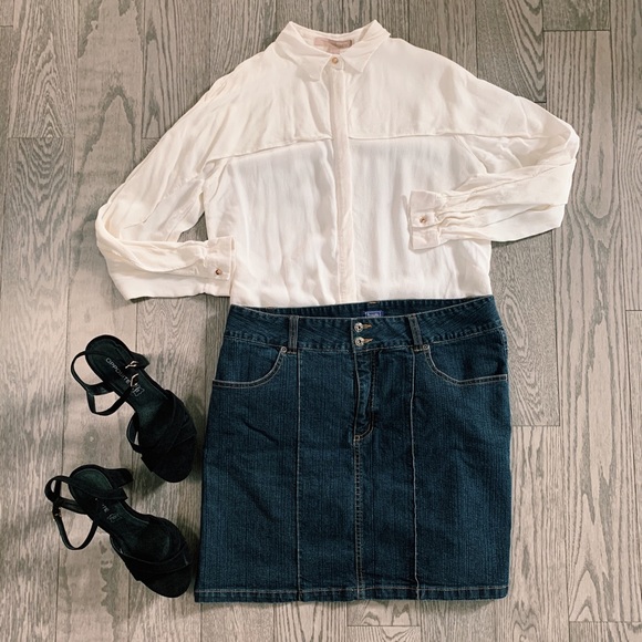 Denim Skirt👗👒 - Picture 2 of 4